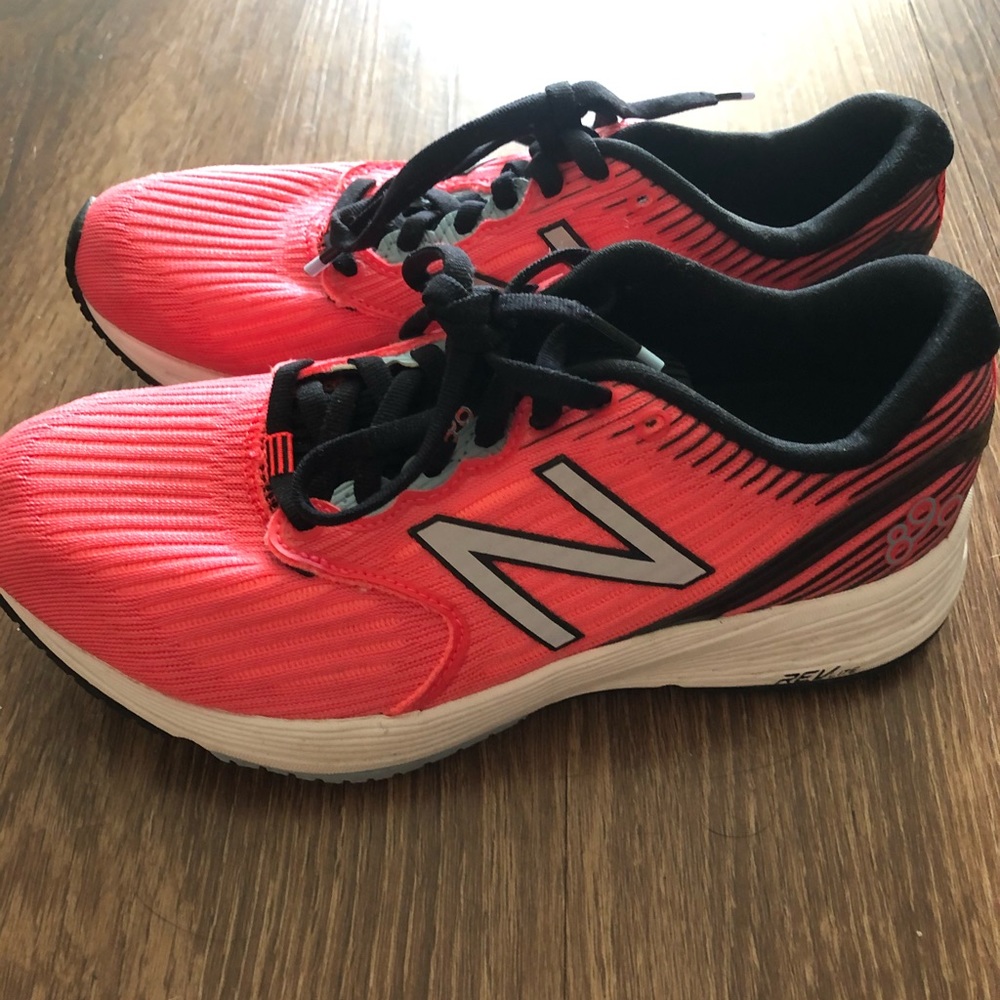 Brand new New Balance 890 v6 size 7